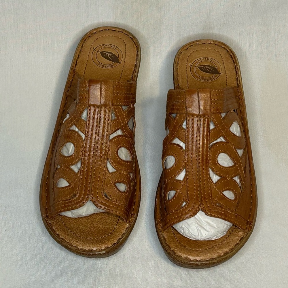 NURTURE WOMENS Leather Wedge Tan Sandals, w/ leather design, Slip On, Size 8 - Picture 2 of 9